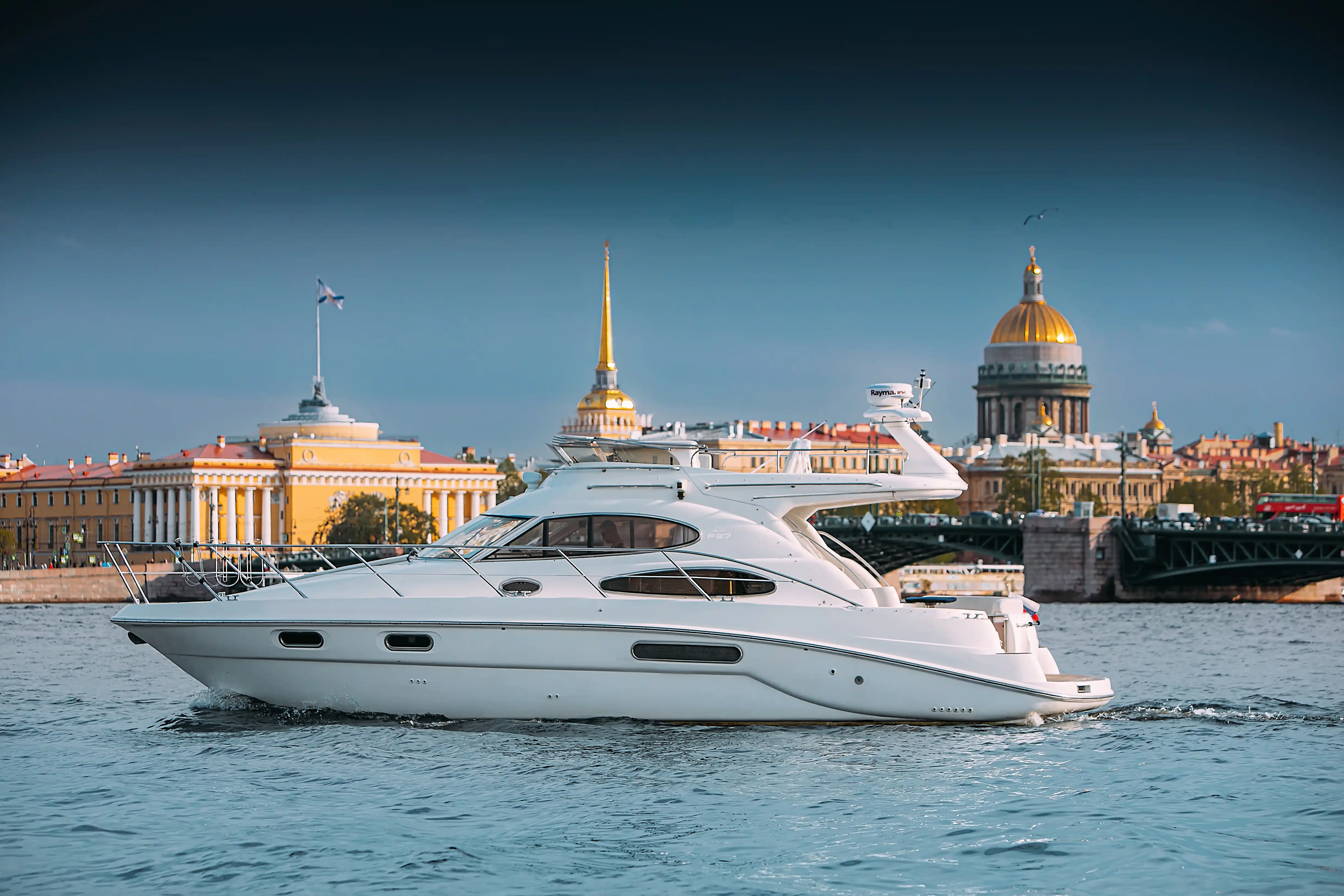 Яхта Sealine 39 AMO image- 2